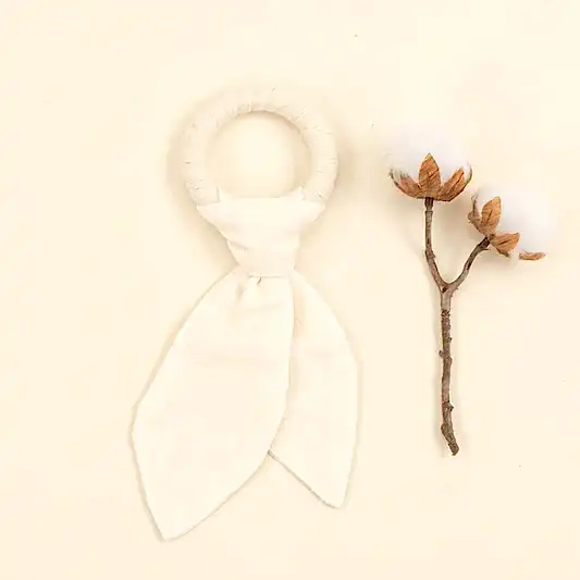 Önlük - Mendil - Diş Kaşıyıcı - Salya Önlük - Emzik Askısı Set - Krem Muslin