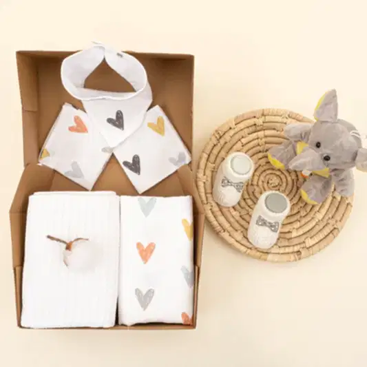 Hediye Kutusu - 5 Parça - Beyaz Örgü - Kalpler