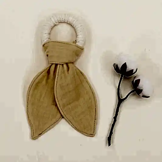 Diş Kaşıyıcı - Emzik Askısı - Salya Önlük Seti - Dört Katlı Somon Muslin